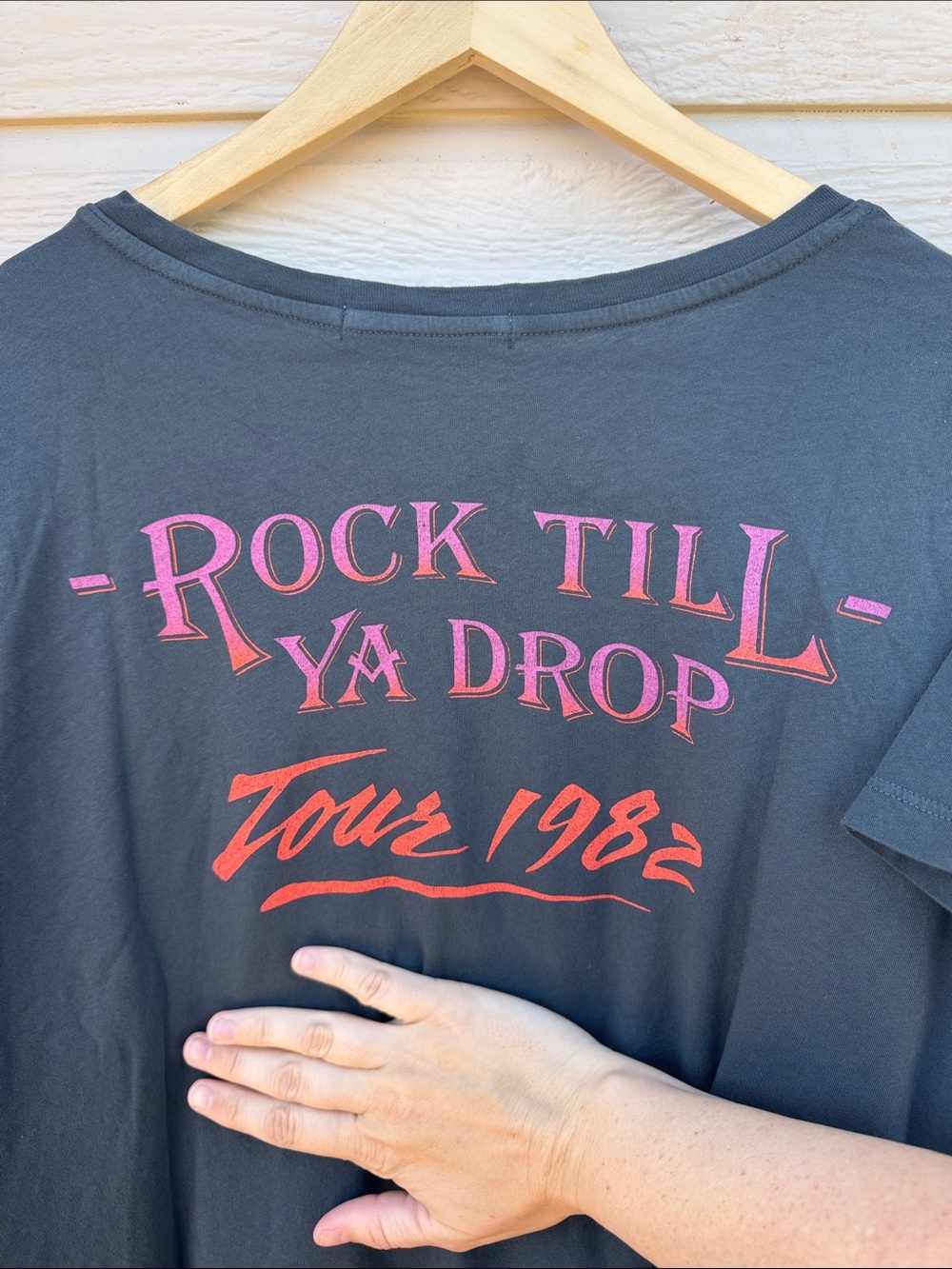 NWT Joan Jett T-Shirt - Picture 5 of 12